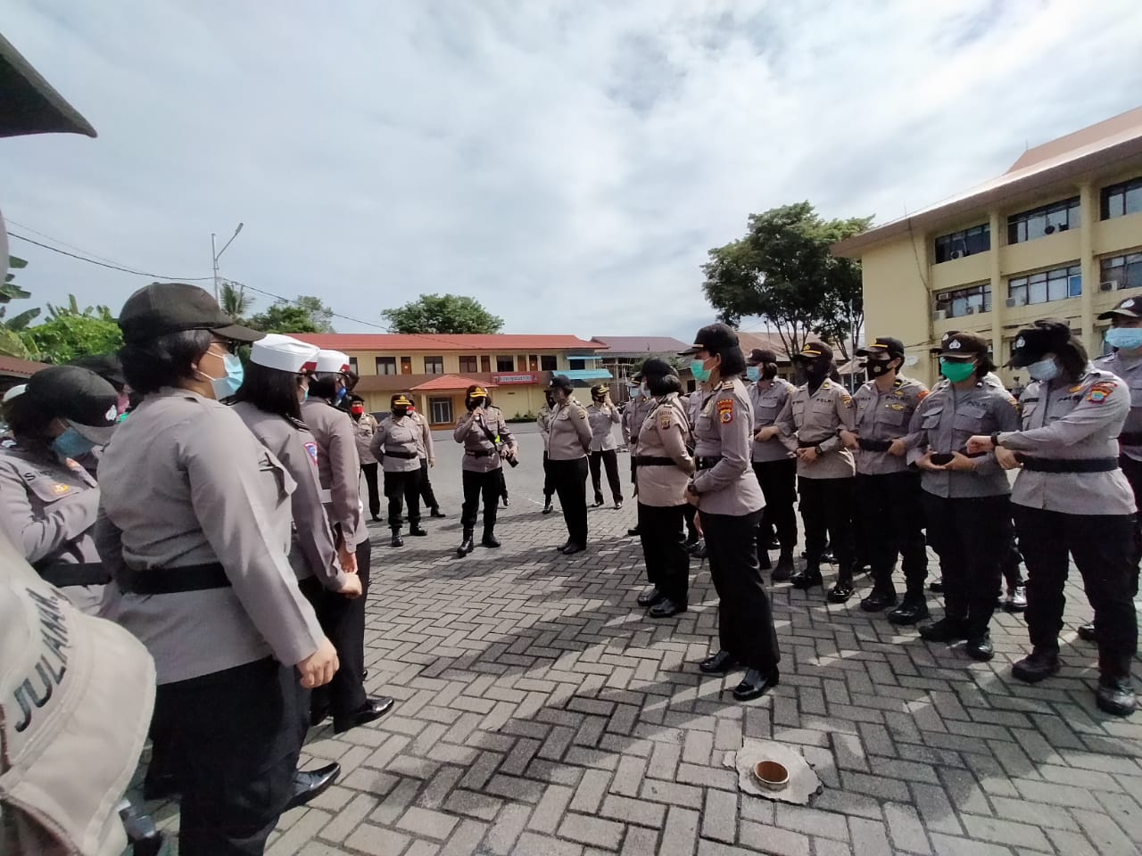 Polwan Polda Sulut Siap Jadi Negosiator dalam Aksi Unjuk Rasa