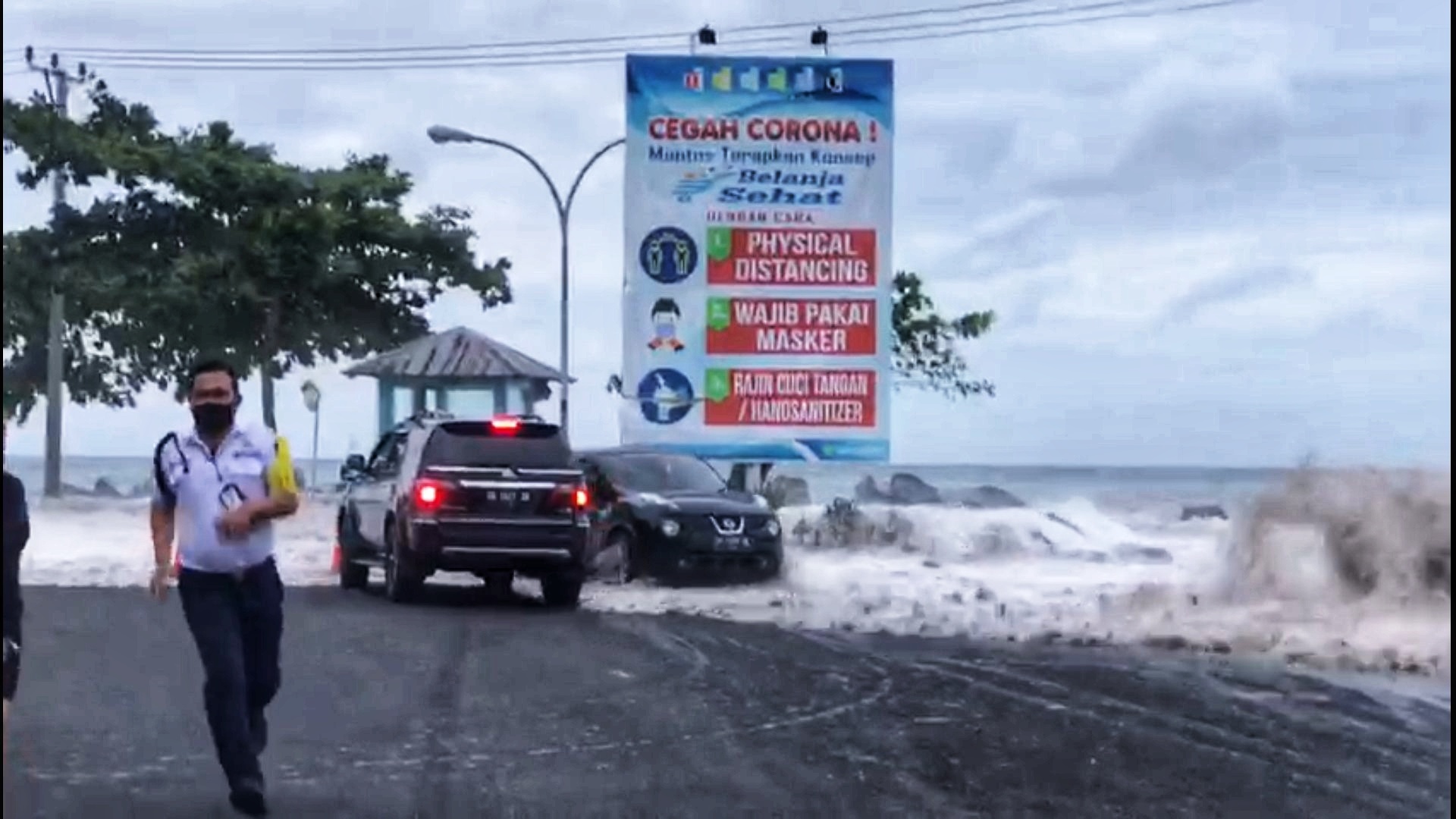 BMKG Ungkap Penyebab Gelombang Air Laut Banjiri Mantos dan Megamas Air Laut Banjiri Mantos dan Megamas