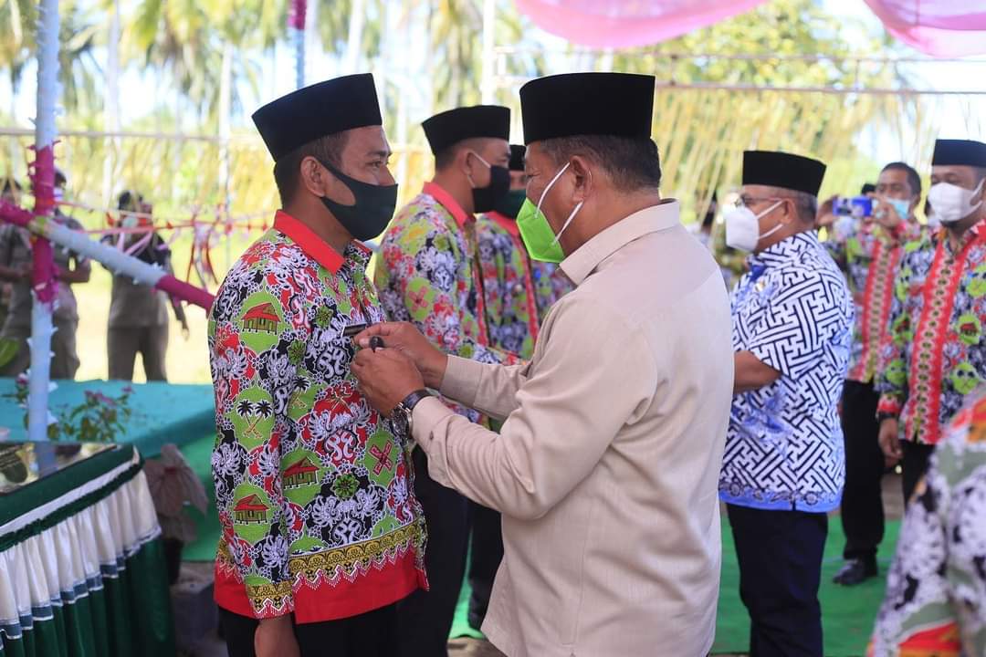 7 Kepala Desa di Bolmut Terima SK Bupati Kepala Desa