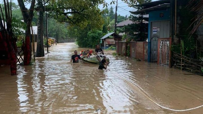 Banjir dan Tanah Longsor Terjang Manado, 5 Orang Meninggal Dunia Banjir dan Tanah Longsor