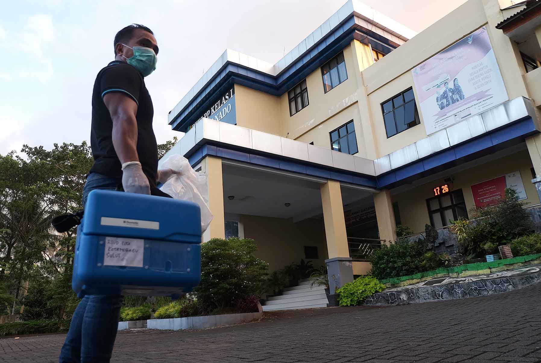 Sampel LAB PCR Virus Corona