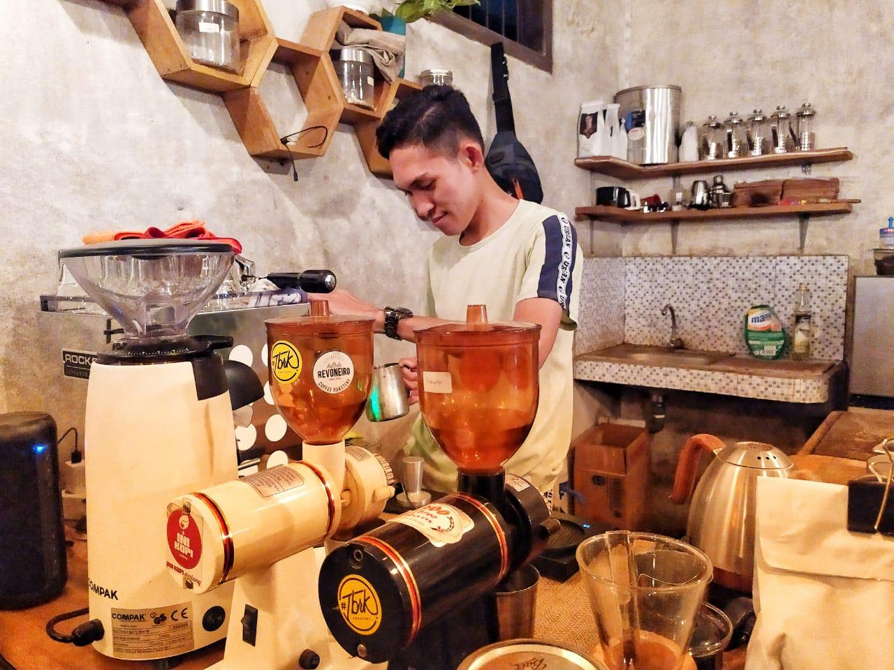 Ngopi di Kalangan Milenial Makin Tren, Profesi Barista Makin Diminati Barista