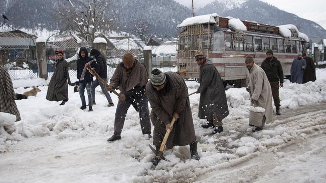 Disebut Tanda Kiamat, Salju Sudah Turun di Dua Wilayah Arab Saudi ini Salju di Arab Saudi