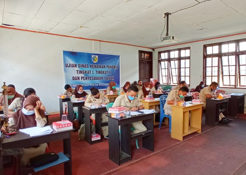 19 PNS Pemerintah Kota Kotamobagu mengikuti ujian dinas kenaikan pangkat