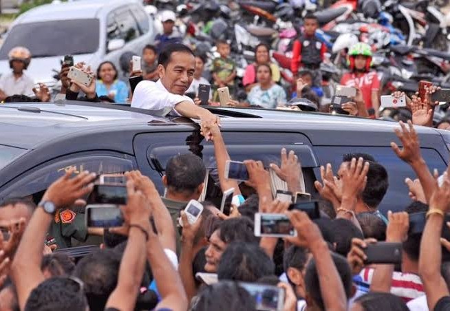 Kunjungan Jokowi di NTT Picu Kerumunan Timbulkan Kekecewaan Publik Kerumunan