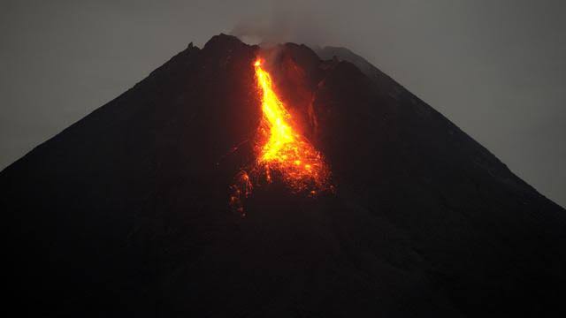 Gunung Merapi Erupsi, Keluarkan Awan Panas Gunung Merai