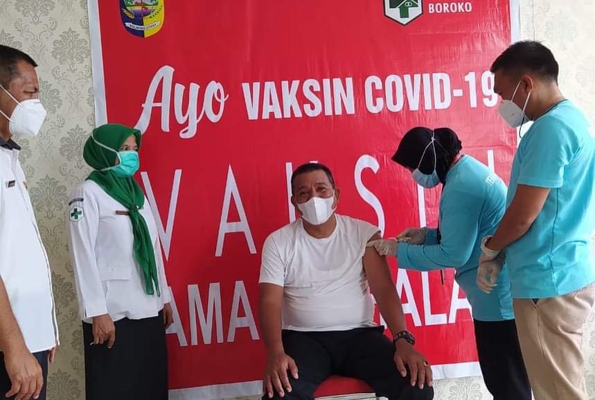 Bupati Bolmut Terima Dosis Kedua Vaksinasi Covid-19 Vaksinasi