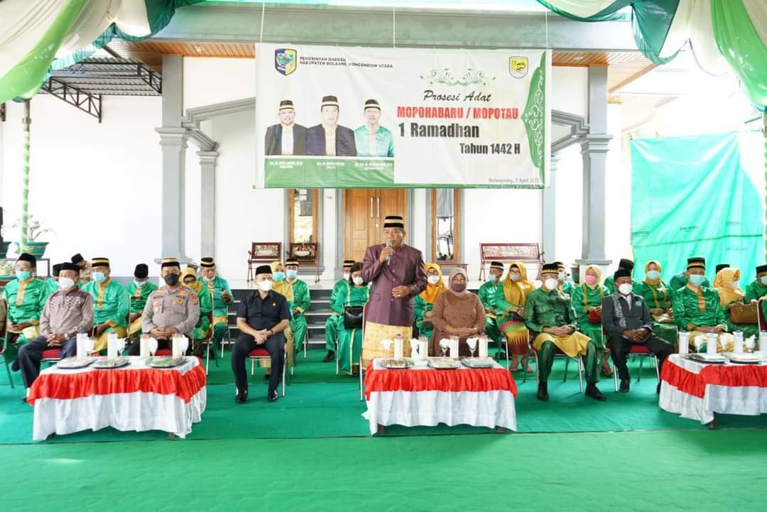 Bupati Depri Pontoh Terima Prosesi Adat Mopohabaru Dari Alansi Adat Bolmut Adat Mopohabaru