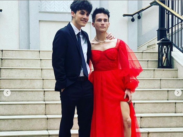 Bully Remaja Pria Pakai Gaun Lewat Video TikTok, Seorang CEO Dipecat TikTok