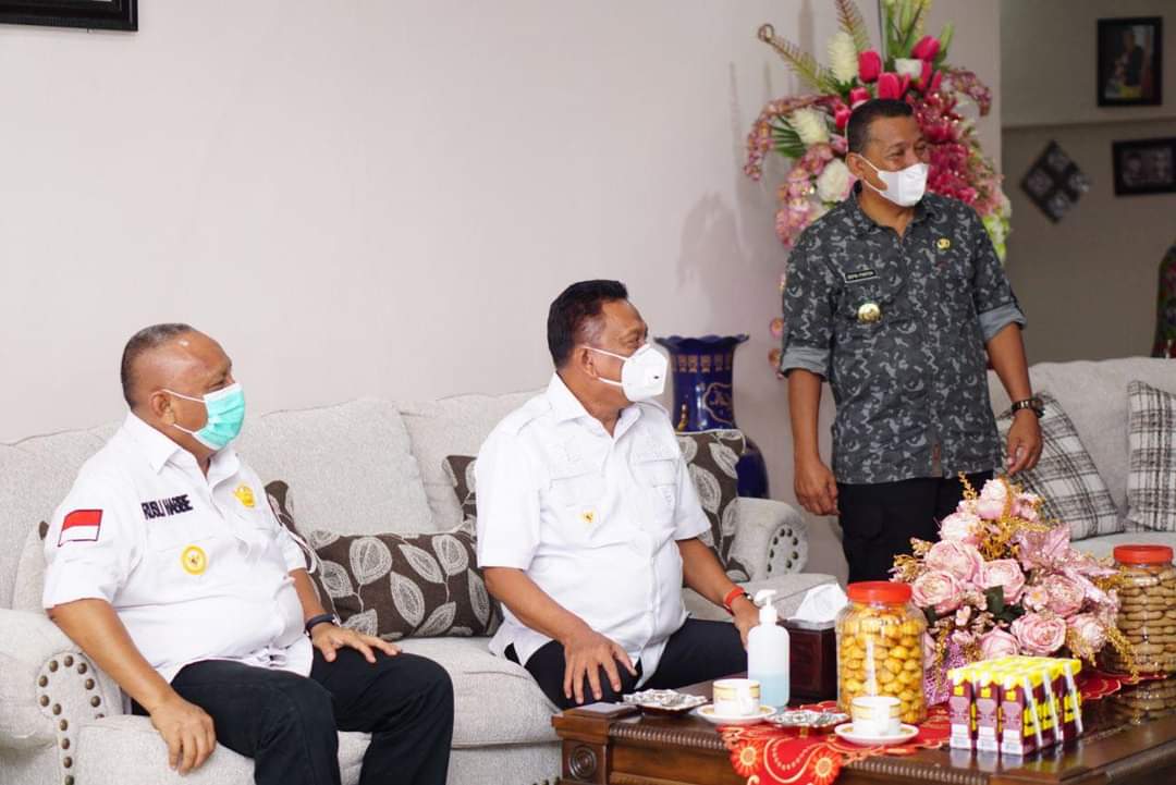 Bupati Depri Pontoh Terima Kunker Dua Gubernur Kunker Dua Gubernur