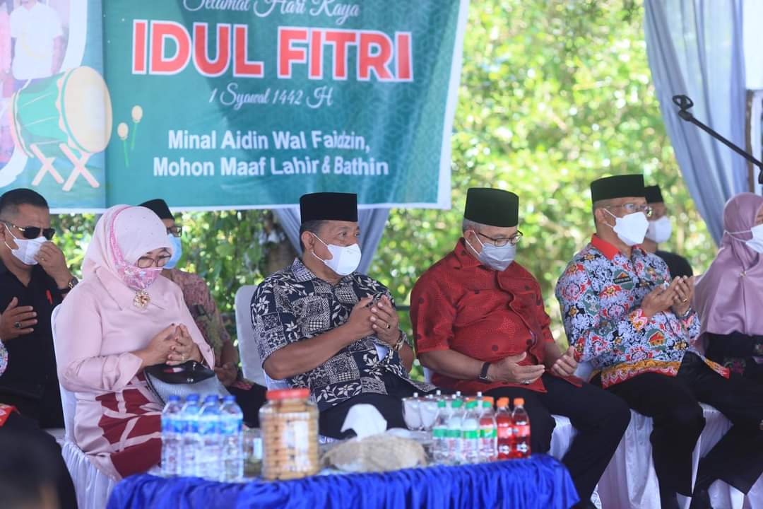 Hadiri Halal Bihalal di Desa Bolangitang 1, ini Pesan Bupati Depri Pontoh Halal Bihalal