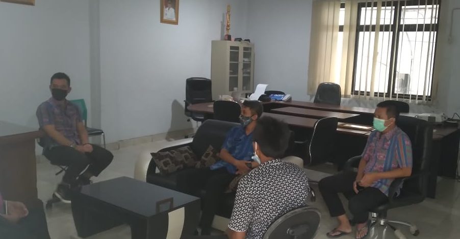 Dinas Kominfo Kabupaten Bolmut saat melakukan kunjugan kerja ke kantor Dinas Kominfo Kotamobagu. Kunjungan Kerja