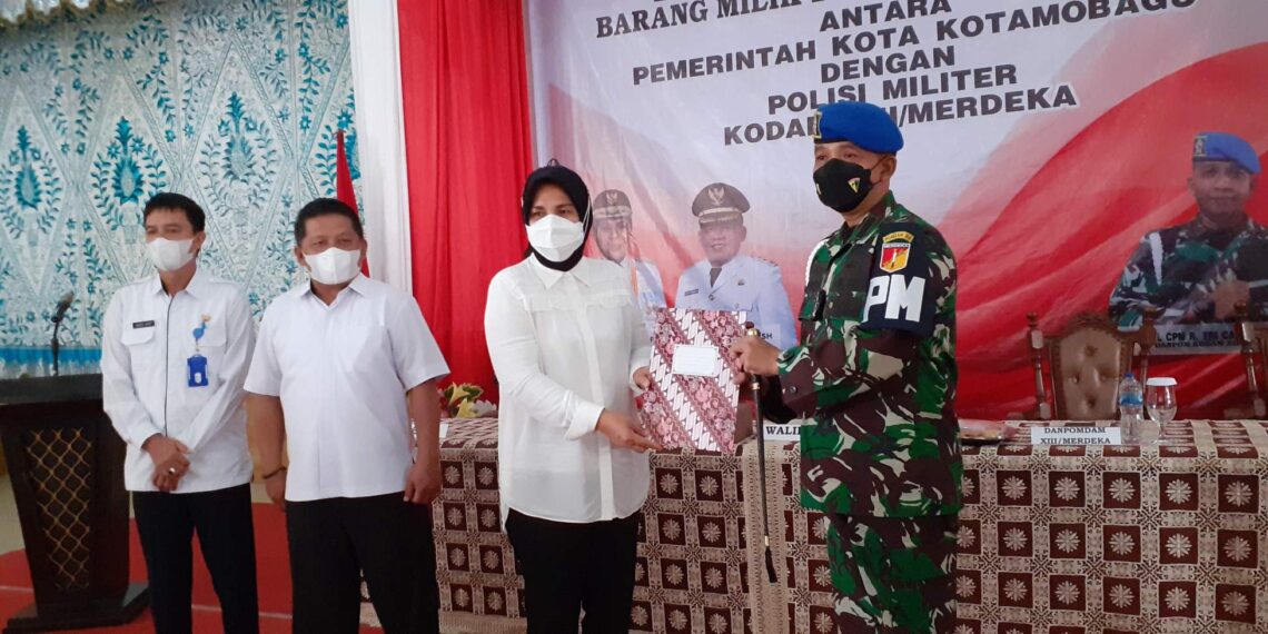 Wali Kota Tatong Bara Serahkan Tanah Hibah ke POM Kodam XIII/Merdeka