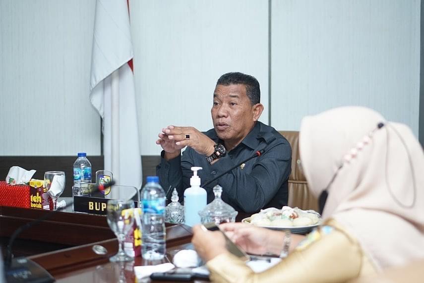 Bupati Pimpin Rapat Evaluasi Capaian Vaksinasi Covid 19 di Kabupaten Bolmut
