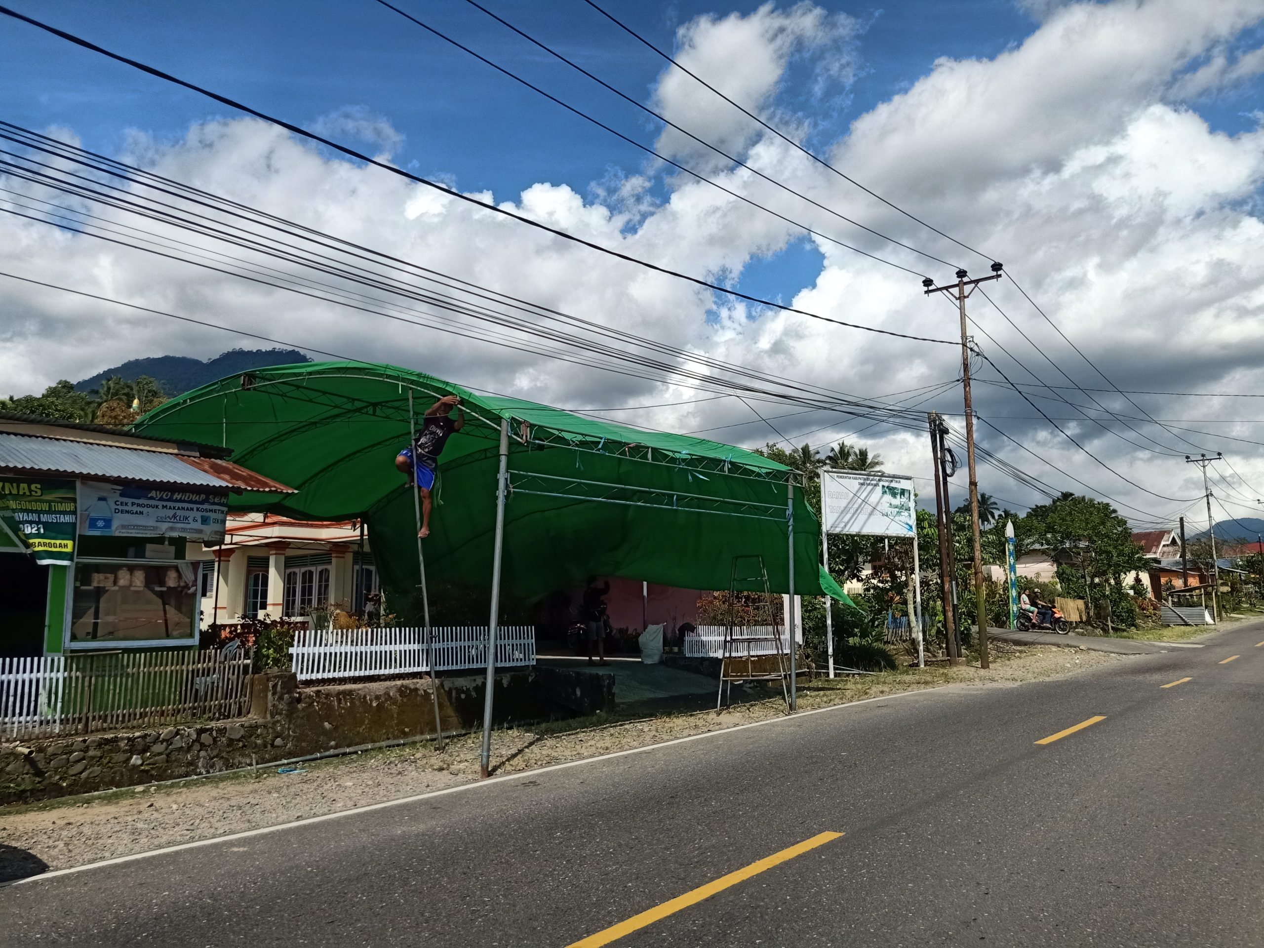 Posko PPKM di Wilayah Modayag Barat Mulai Dibangun