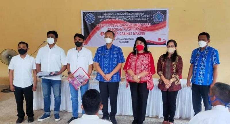 Dorong SDM, Pengrajin Meubel dapat Pelatihan Kompetensi dari Pemkot Kotamobagu
