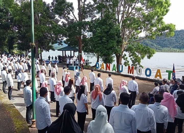 Bupati Boltim Lantik Ratusan Pejabat di Kawasan Wisata Danau Mooat