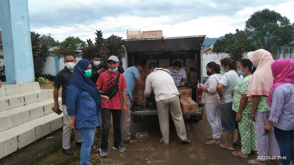 Melalui Kegiatan Operasi Pasar, Disperindag Telah Distribusikan 7,700 Liter Minyak Goreng di 5 Kecamatan