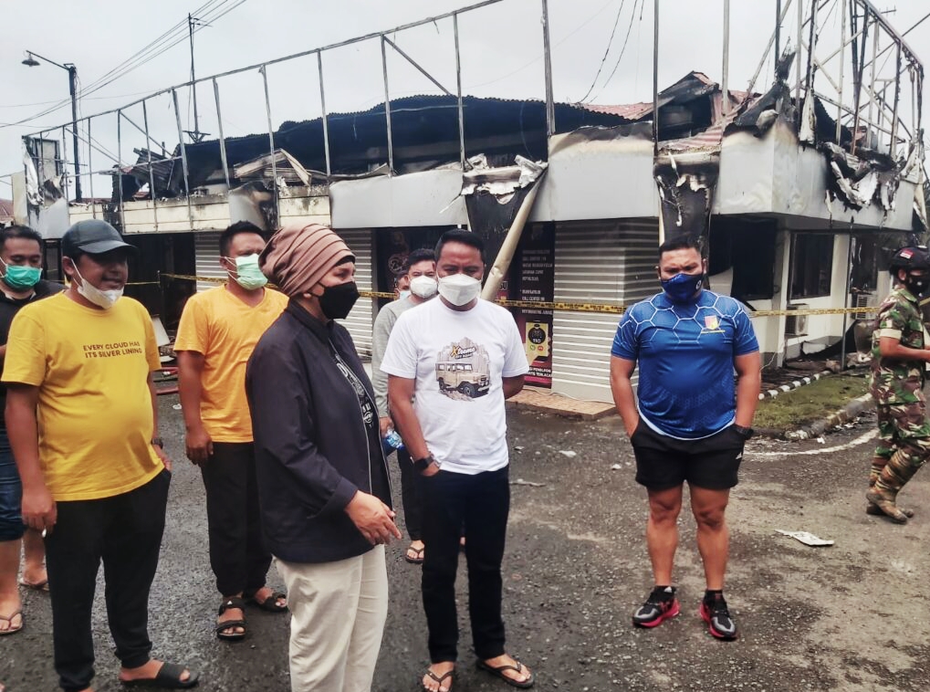 Bupati Boltim Tinjau Kondisi Bangunan Polres Kotamobagu yang Dilalap si Jago Merah