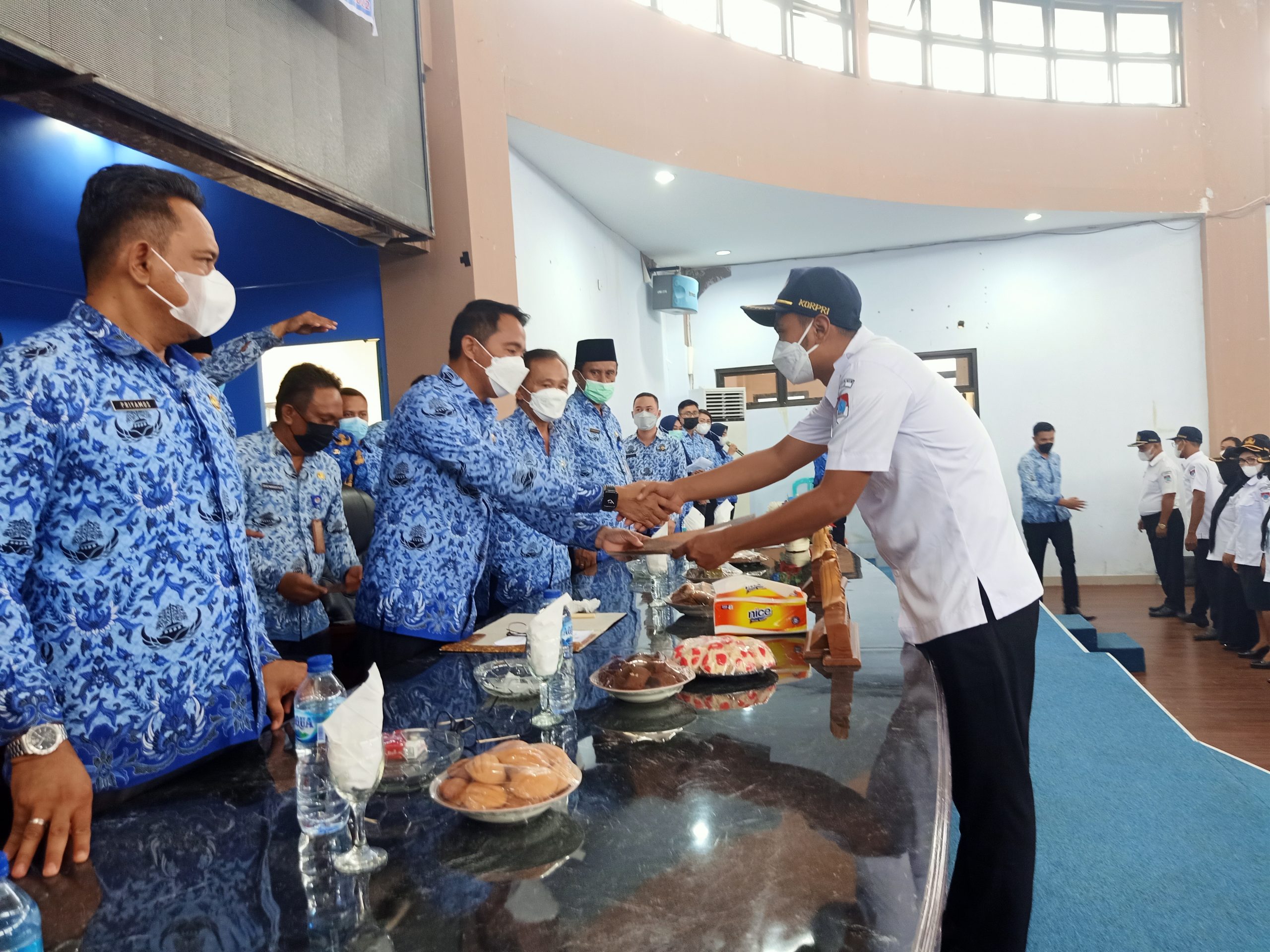 Bupati Sam Sachrul Serahkan SK PPPK Guru Tahap II dan SK Tenaga Guru Kontrak