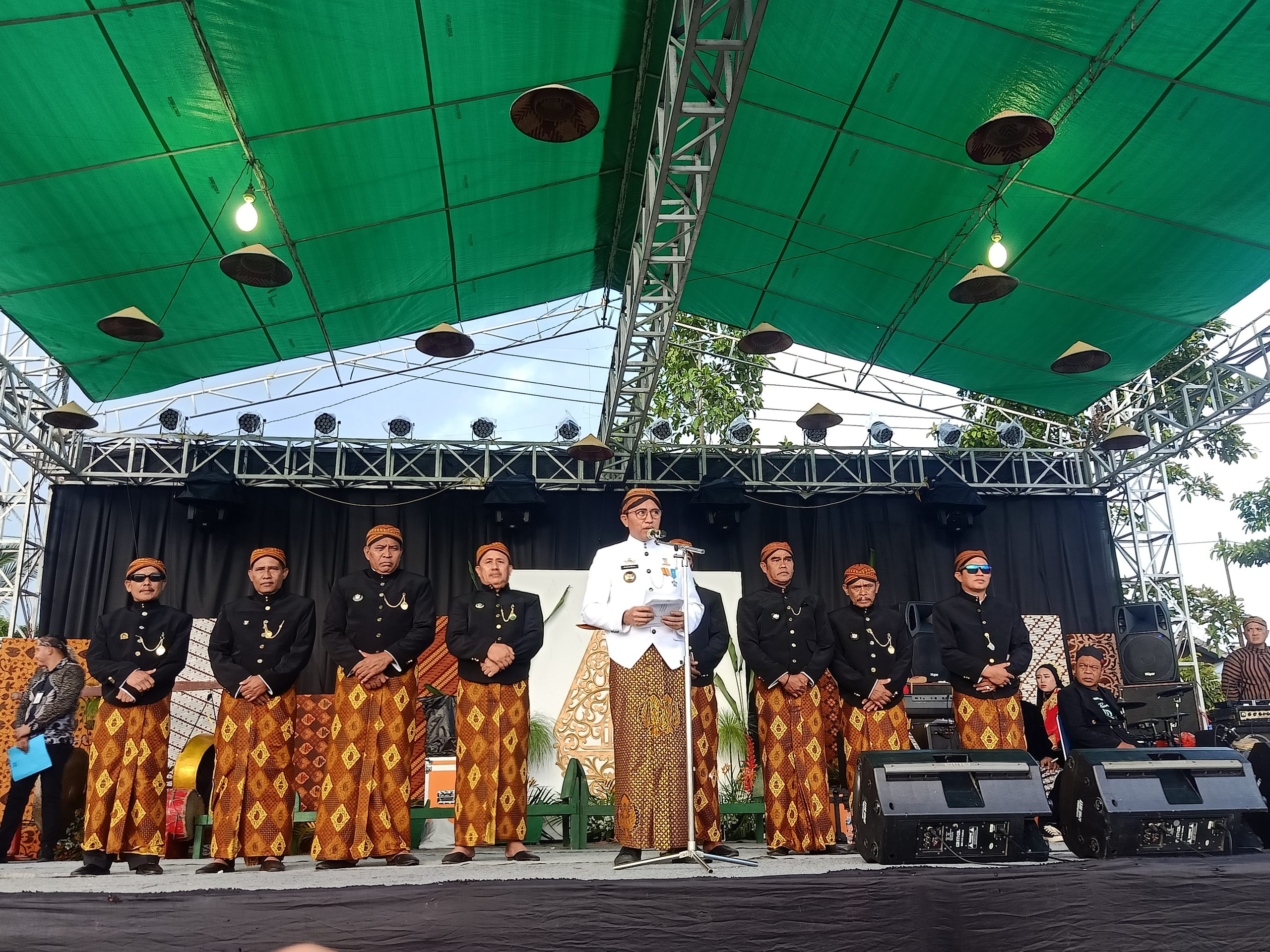 Bupati Sam Sachrul Menghadiri Festival Budaya Bersih Desa Purworejo-Liberia